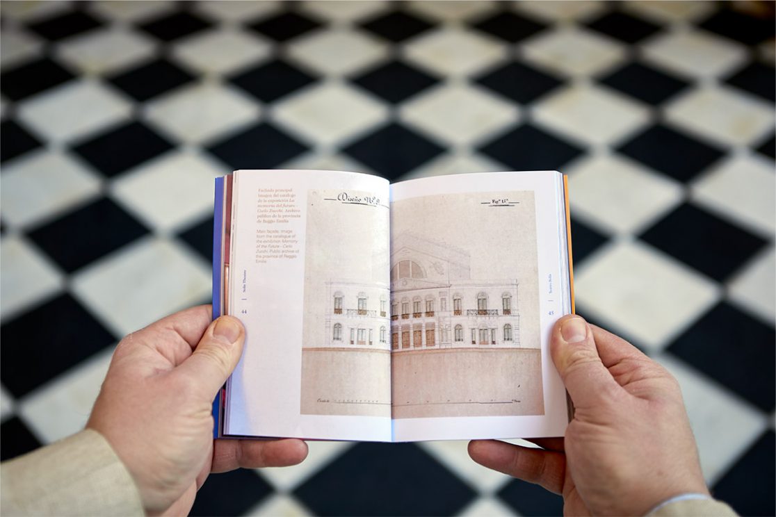 Interior diseño editorial guía Teatro Solís